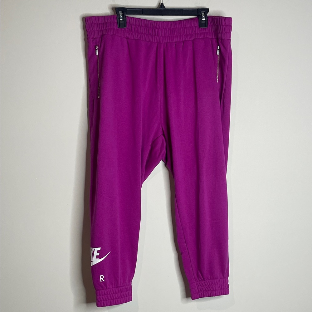 Nike | Women’s Standard Fit Fleece Joggers Plus Size 1X